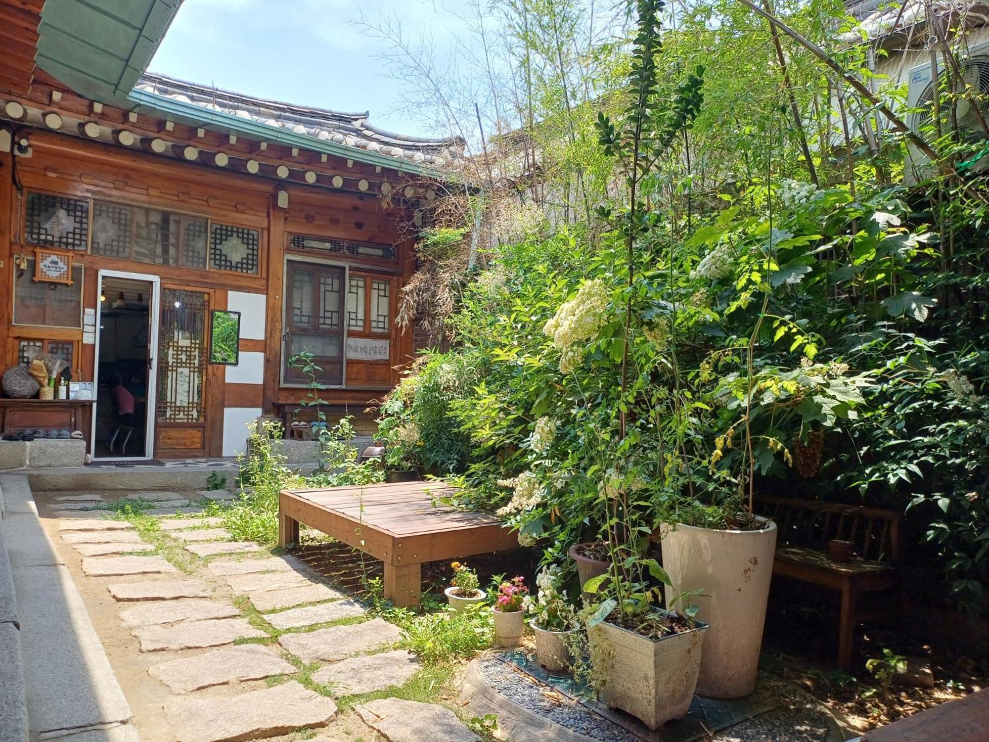 Gongsimga Hanok Guesthouse Seoul Exteriör bild