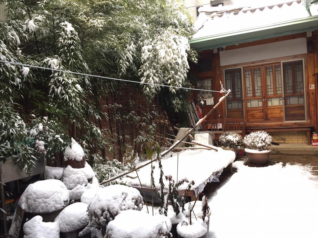 Gongsimga Hanok Guesthouse Seoul Exteriör bild