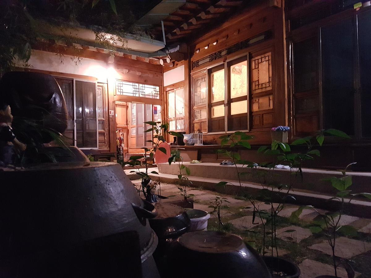 Gongsimga Hanok Guesthouse Seoul Exteriör bild