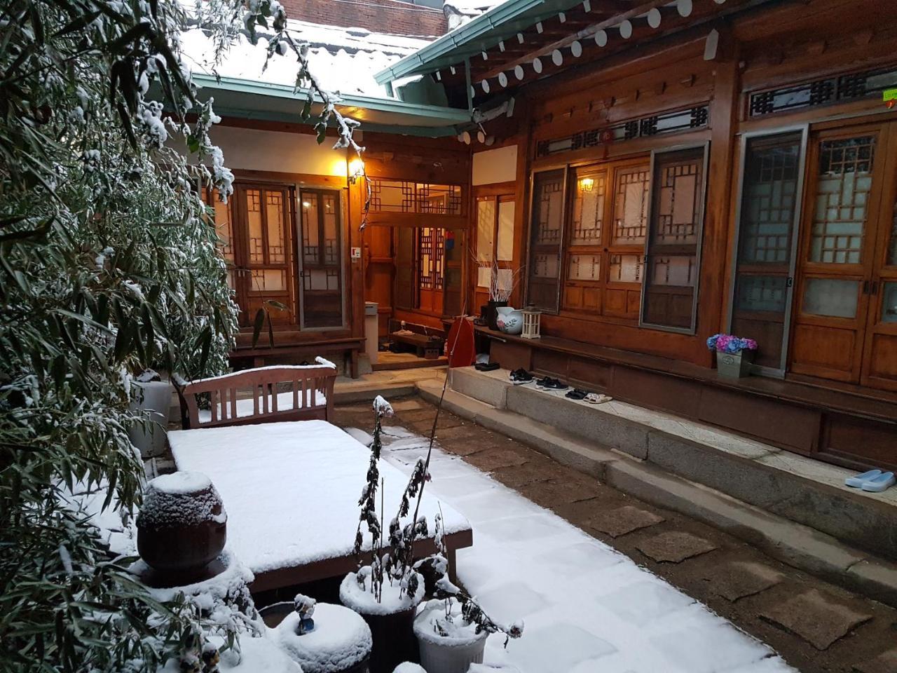 Gongsimga Hanok Guesthouse Seoul Exteriör bild